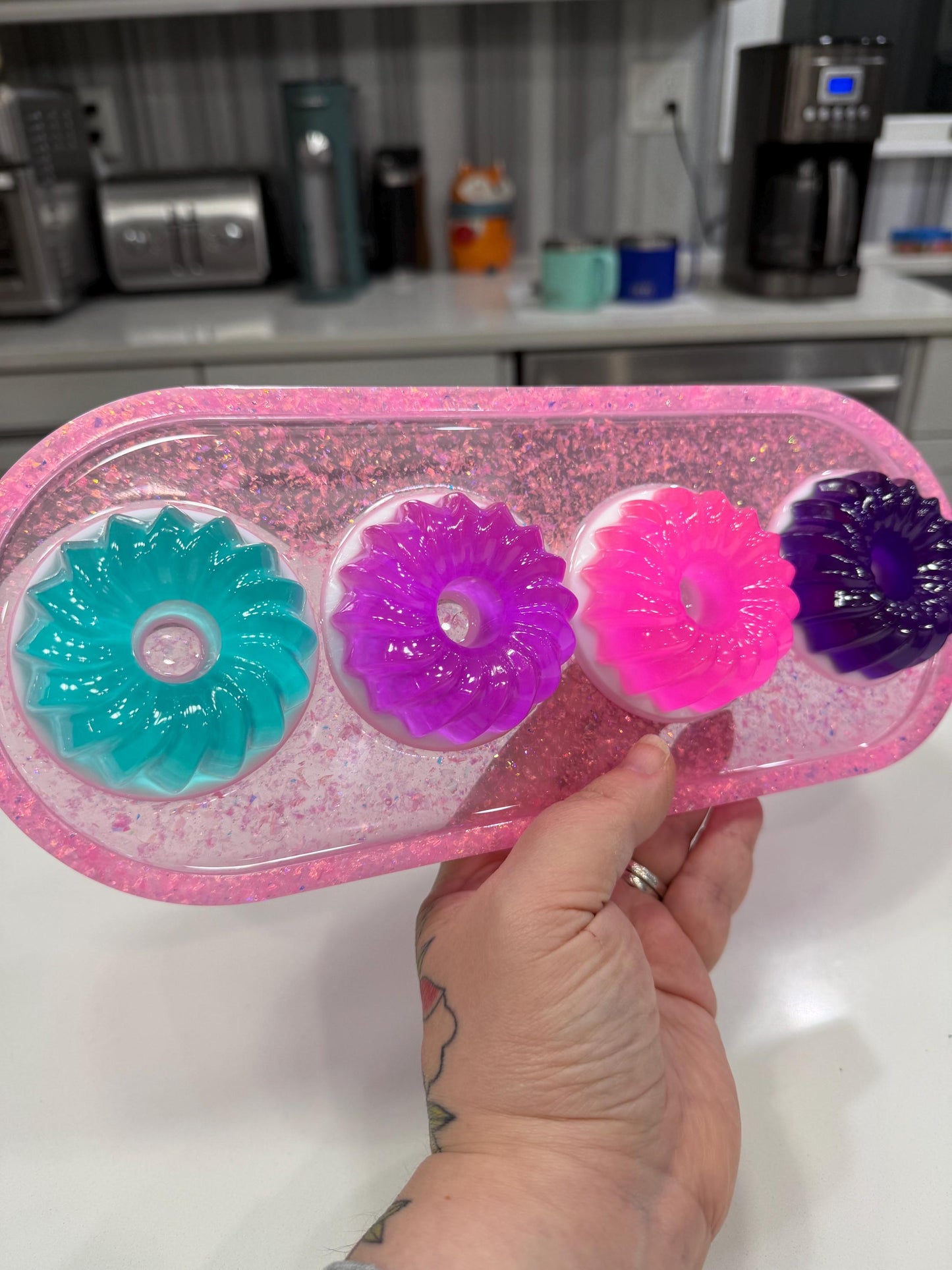 Colorful Jelly Cake Resin Wall Art ⢠Handmade Pop Art Dessert Decor ⢠Glitter Pink Wall Sculpture ⢠Kawaii Kitchen Art ⢠Sweet Tooth Gift ā¢
