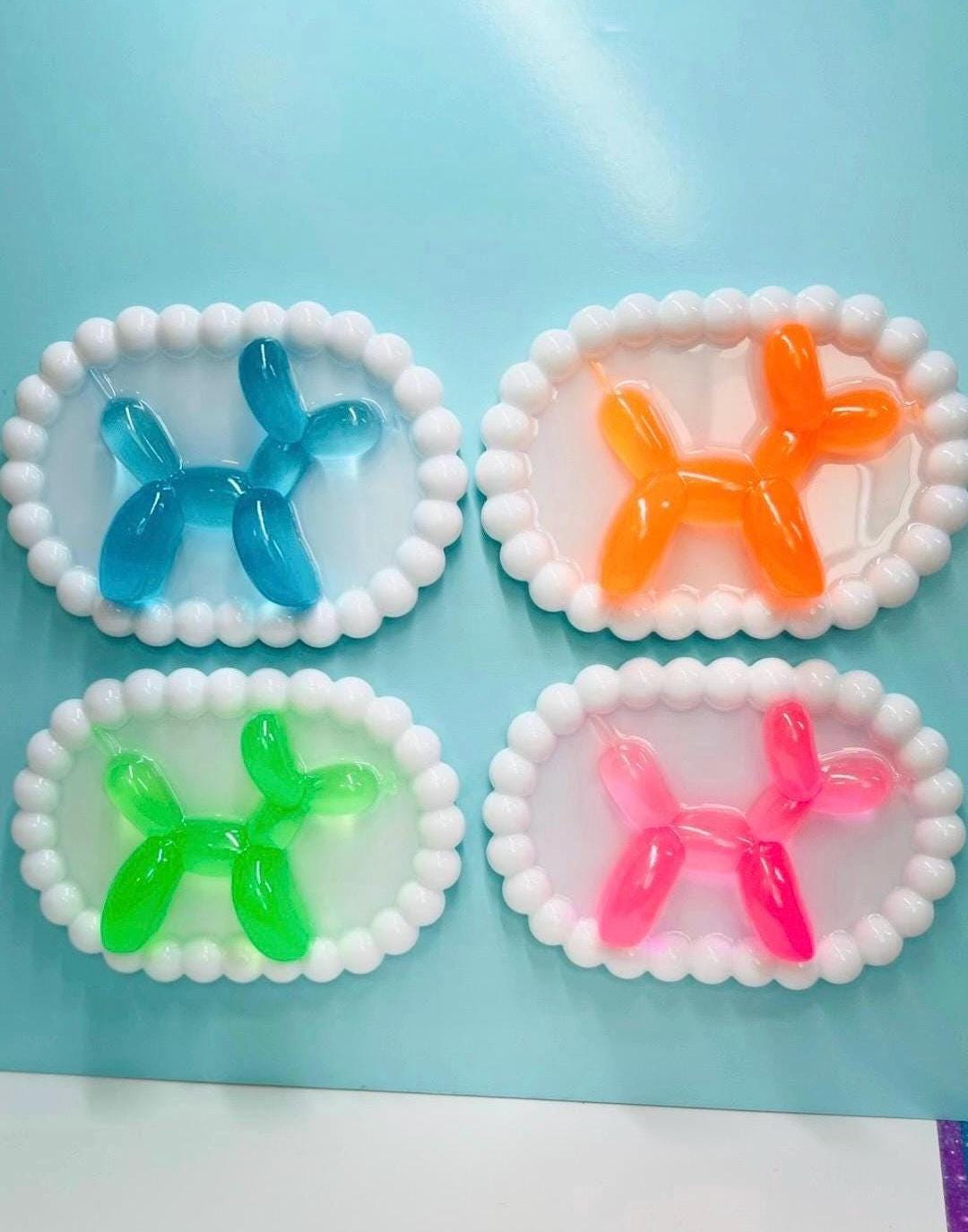 3D Balloon Dog Wall Art – Pop Art Candy Sculpture, Neon Resin Decor, Kawaii Dopamine Art, Colorful Mini Wall Piece