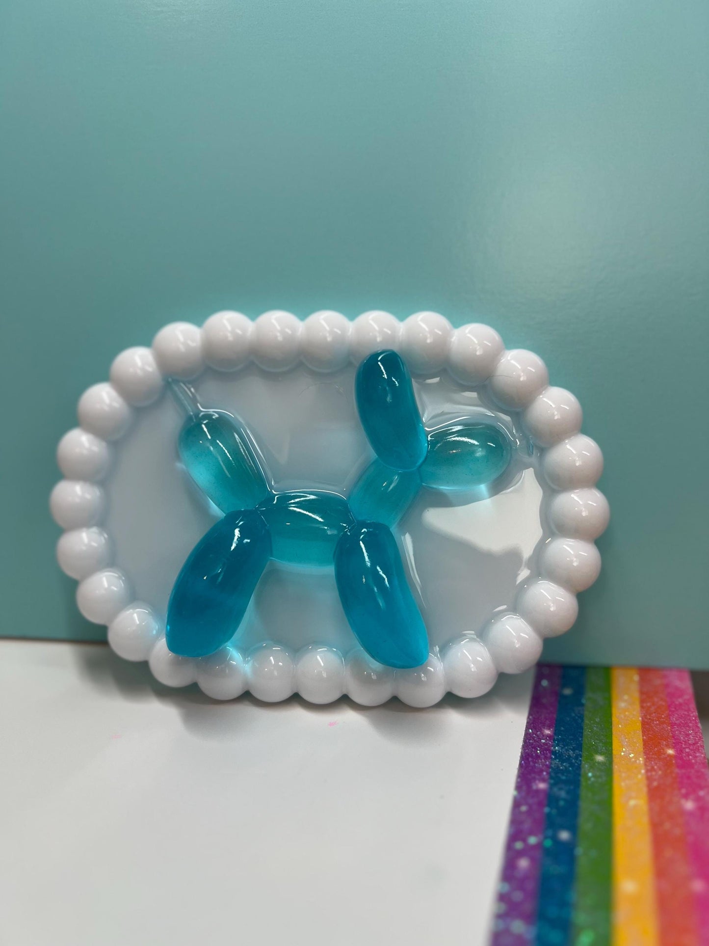 3D Balloon Dog Wall Art – Pop Art Candy Sculpture, Neon Resin Decor, Kawaii Dopamine Art, Colorful Mini Wall Piece