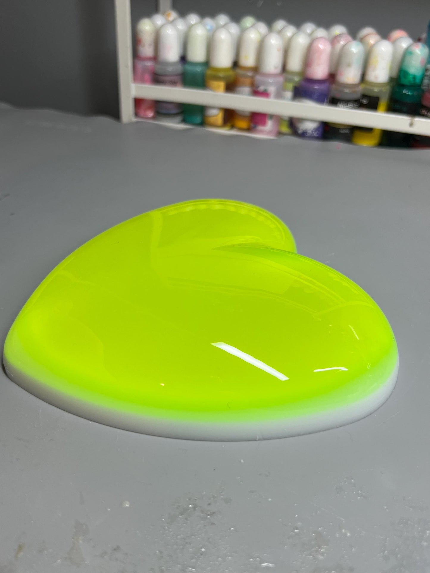 Neon Yellow Resin Heart Wall Art – Acid Lime Pop Art Decor, Glossy Dopamine Heart Sculpture
