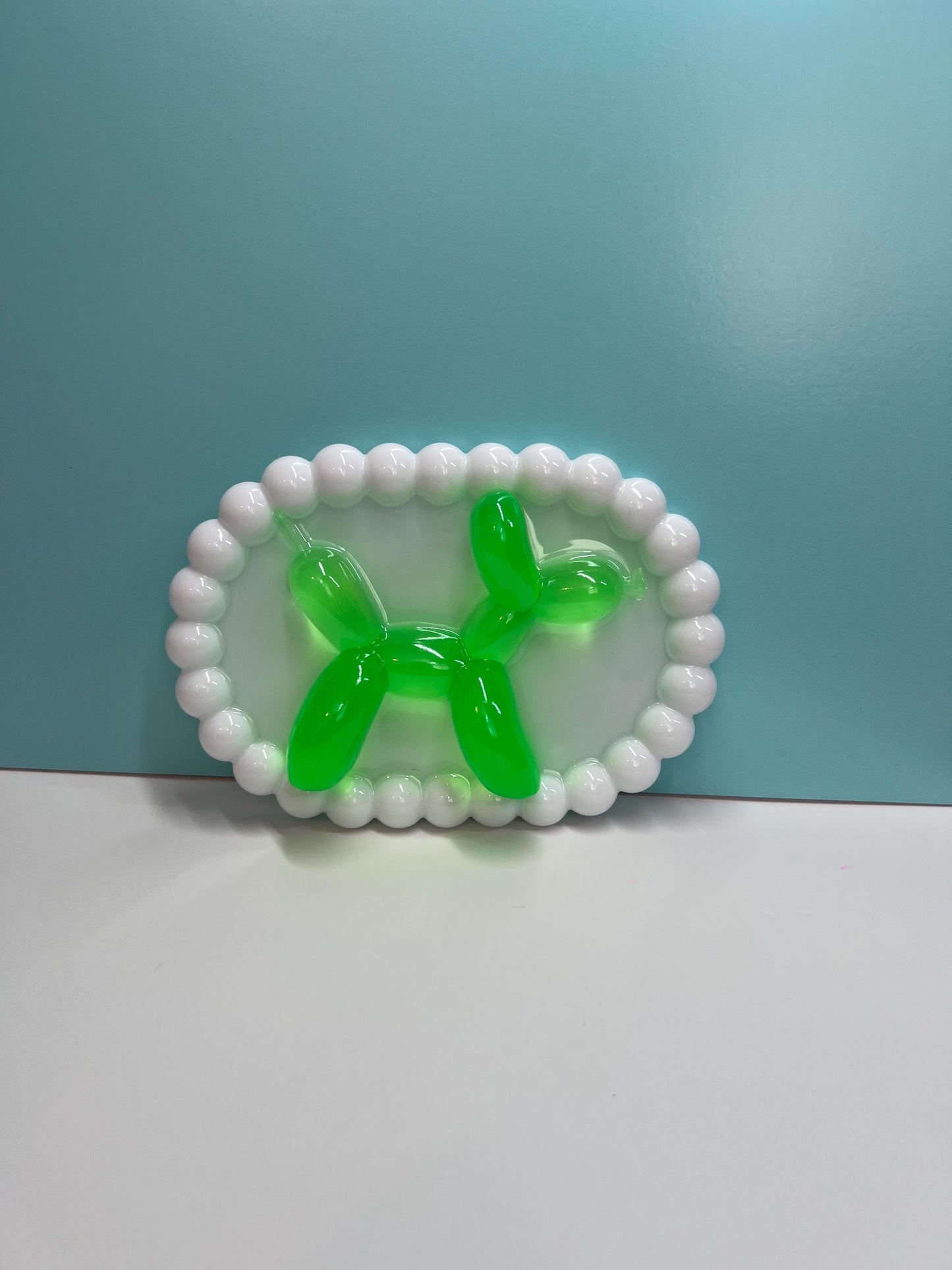 3D Balloon Dog Wall Art – Pop Art Candy Sculpture, Neon Resin Decor, Kawaii Dopamine Art, Colorful Mini Wall Piece