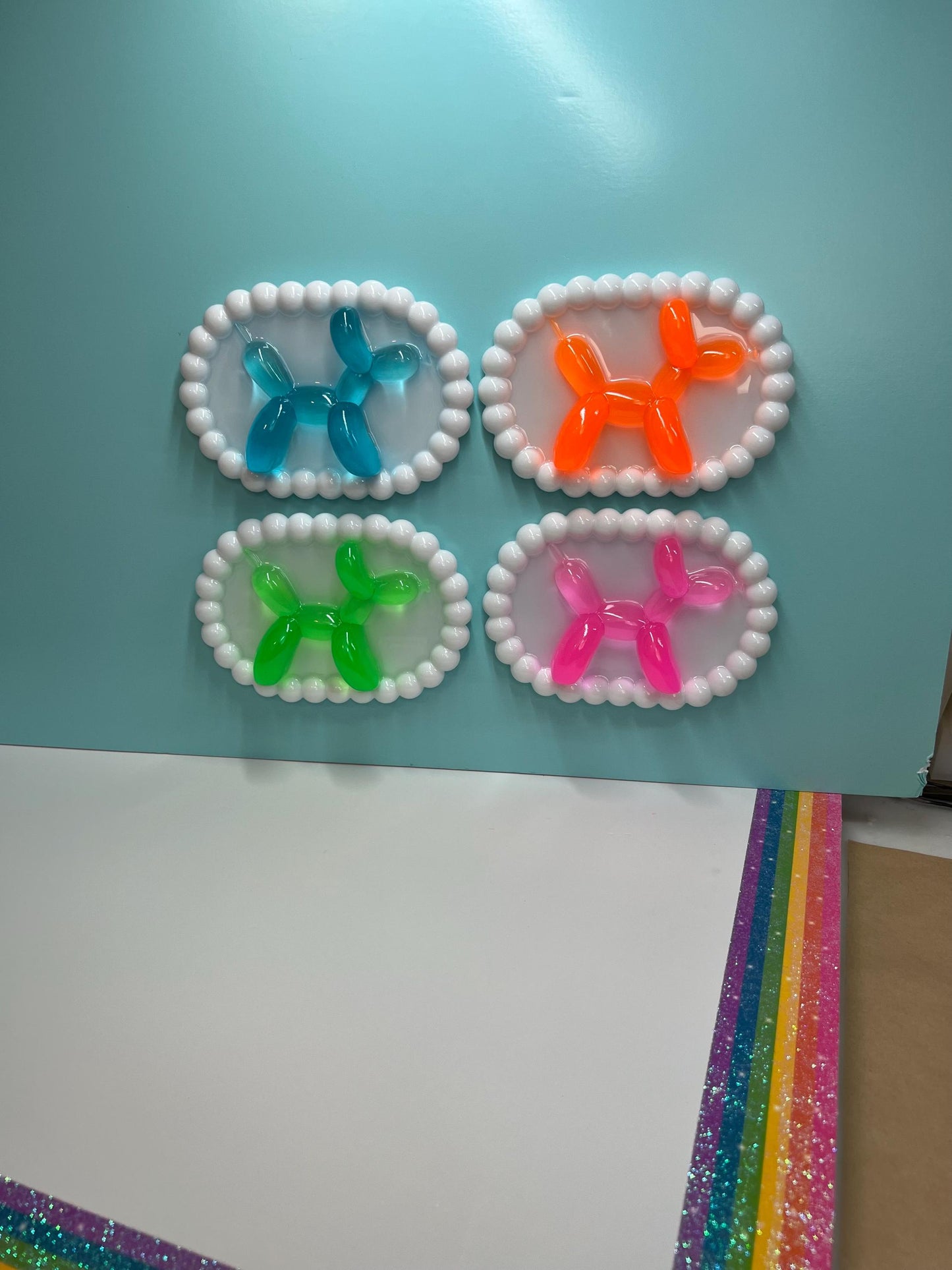 3D Balloon Dog Wall Art – Pop Art Candy Sculpture, Neon Resin Decor, Kawaii Dopamine Art, Colorful Mini Wall Piece