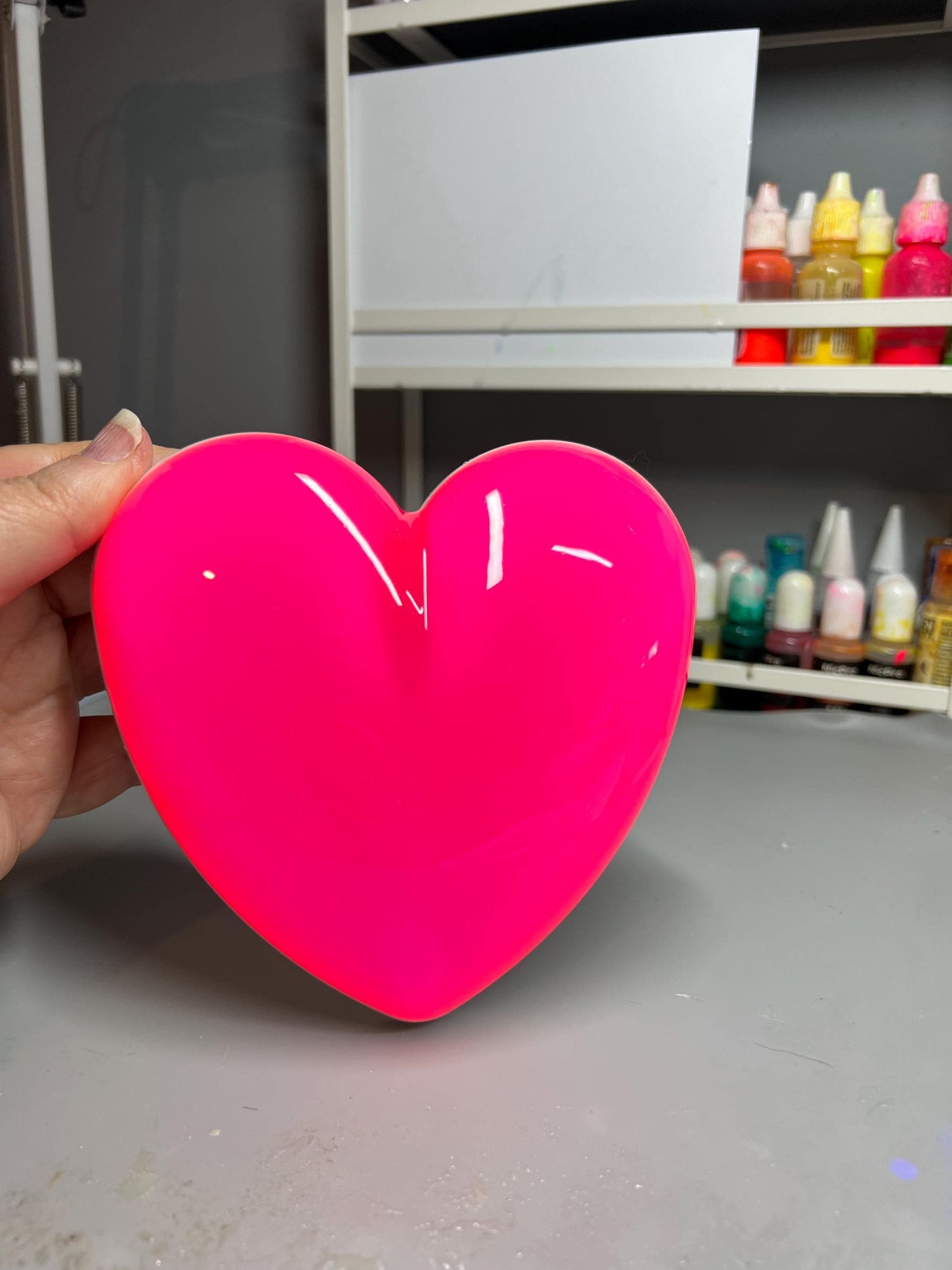 Neon Pink Resin Heart Wall Art – Glossy Candy Heart Pop Art Decor, Kawaii Dopamine Decor