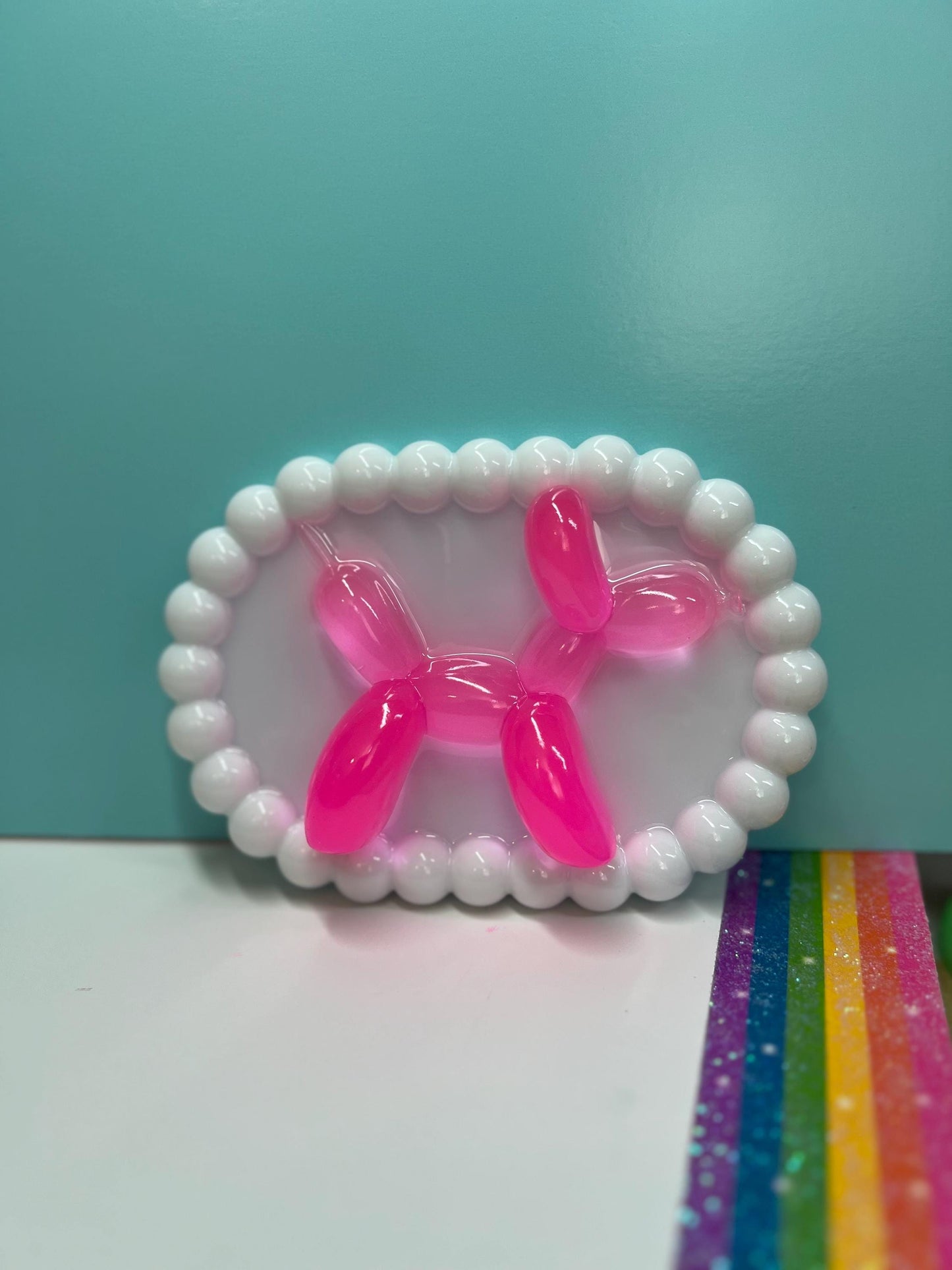 3D Balloon Dog Wall Art – Pop Art Candy Sculpture, Neon Resin Decor, Kawaii Dopamine Art, Colorful Mini Wall Piece