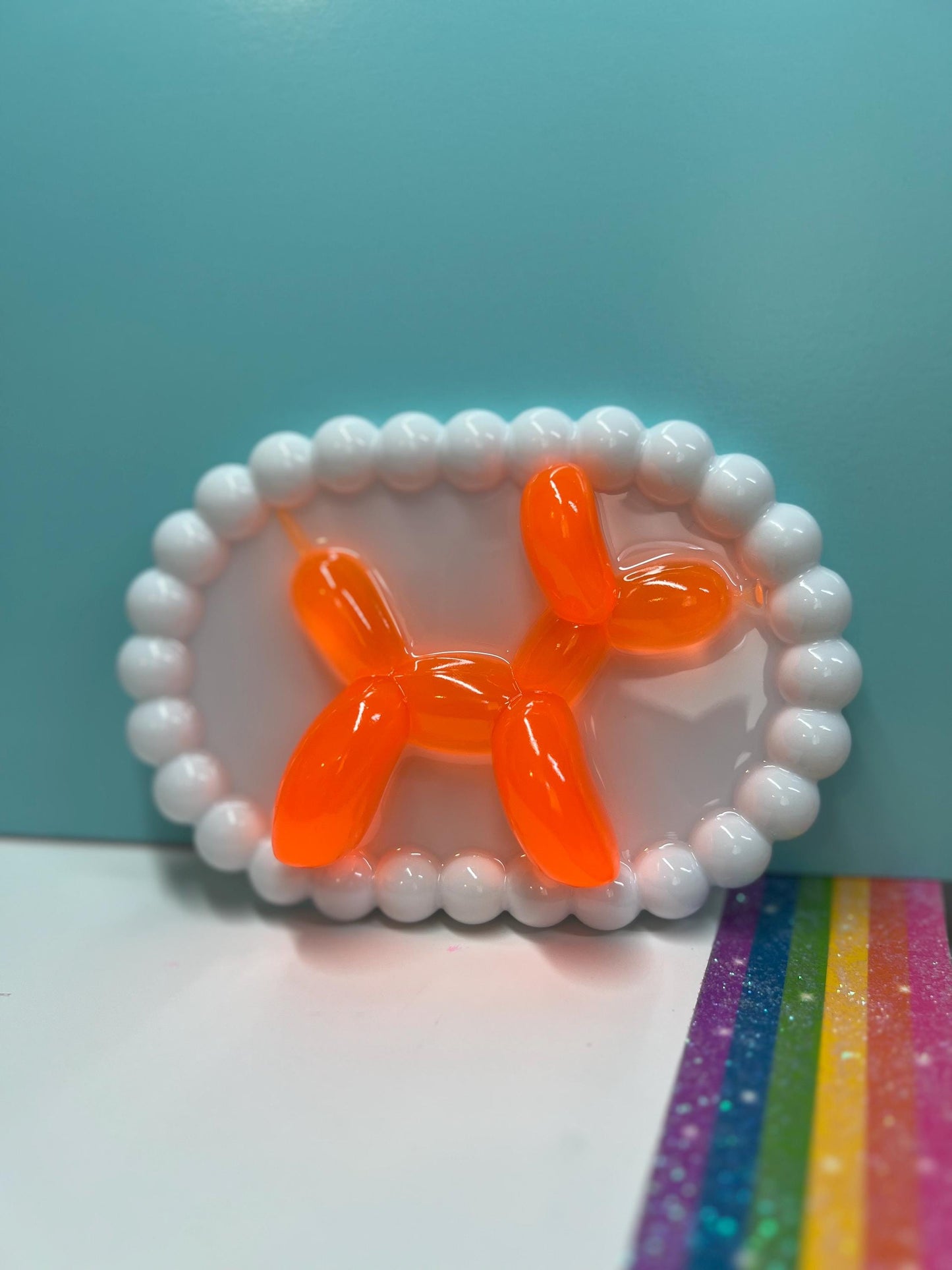 3D Balloon Dog Wall Art – Pop Art Candy Sculpture, Neon Resin Decor, Kawaii Dopamine Art, Colorful Mini Wall Piece