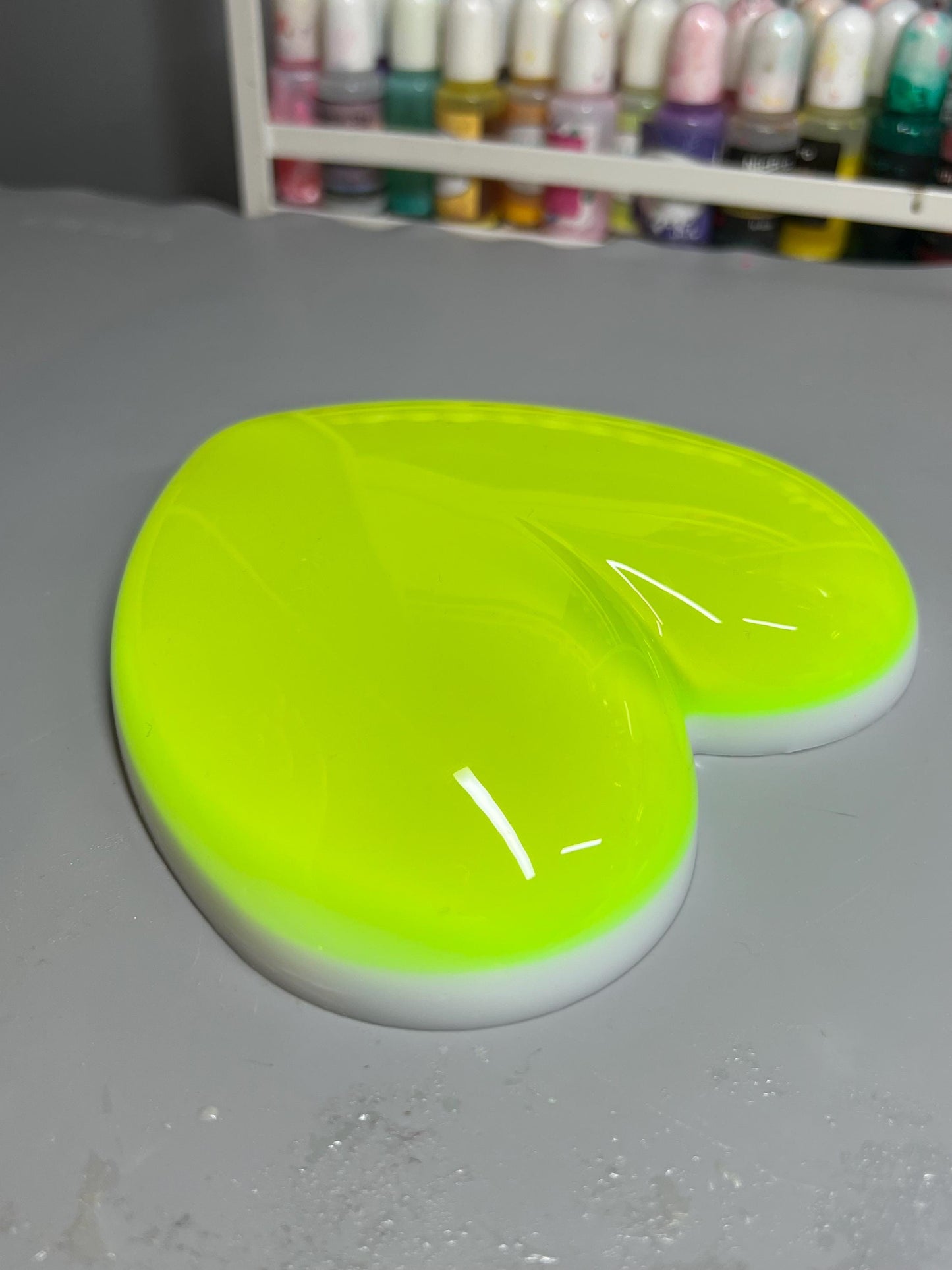 Neon Yellow Resin Heart Wall Art – Acid Lime Pop Art Decor, Glossy Dopamine Heart Sculpture